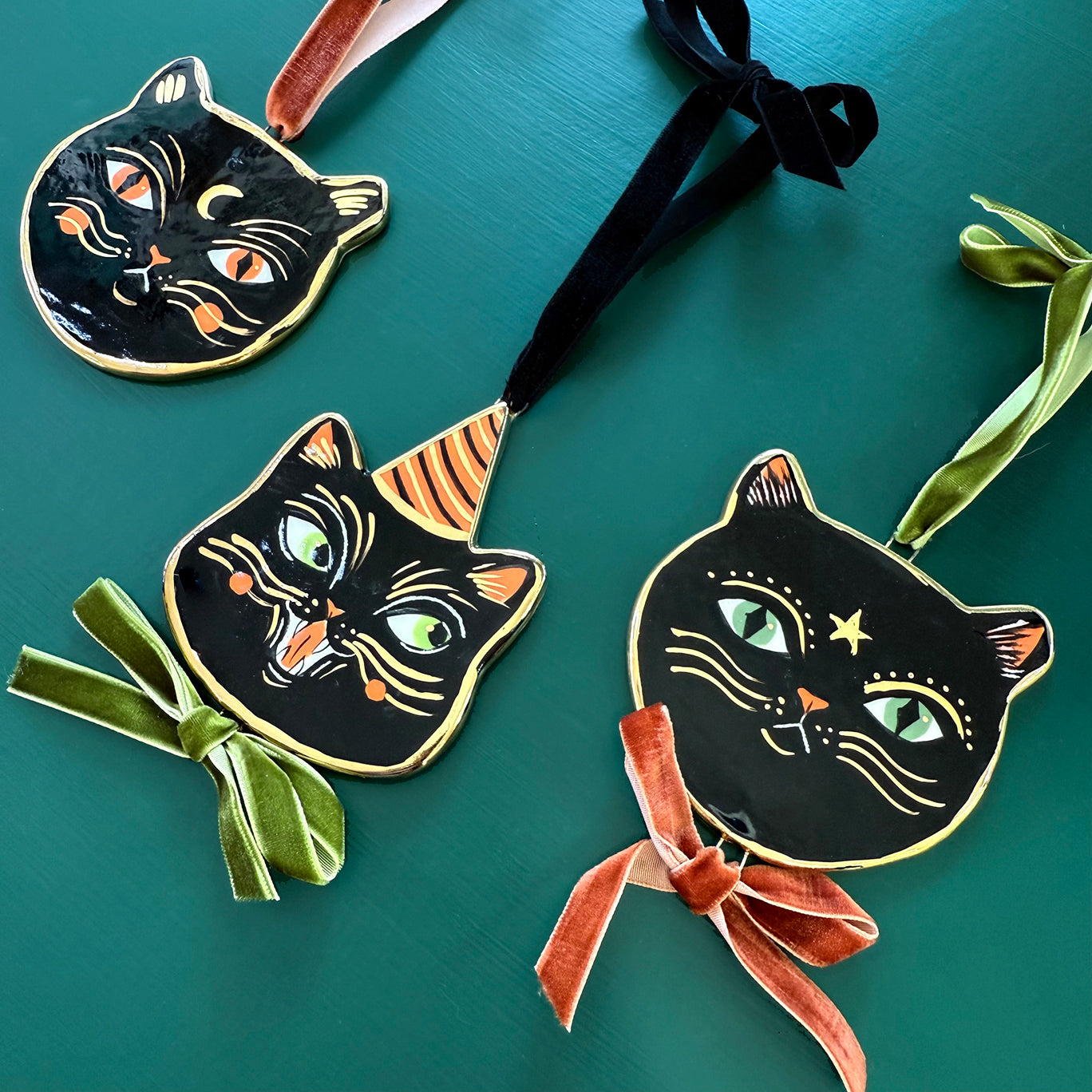 PORCELAIN ORNAMENT - SPOOKY GANG