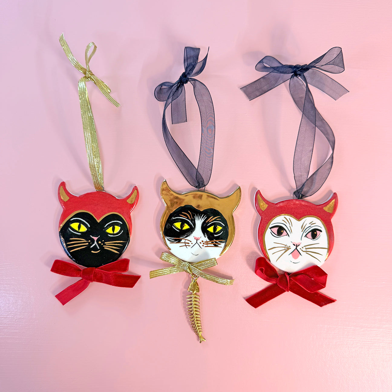 PORCELAIN ORNAMENT - DEVILISH CATS