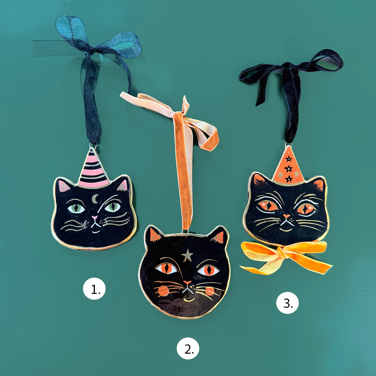 PORCELAIN ORNAMENT - BLACK CATS