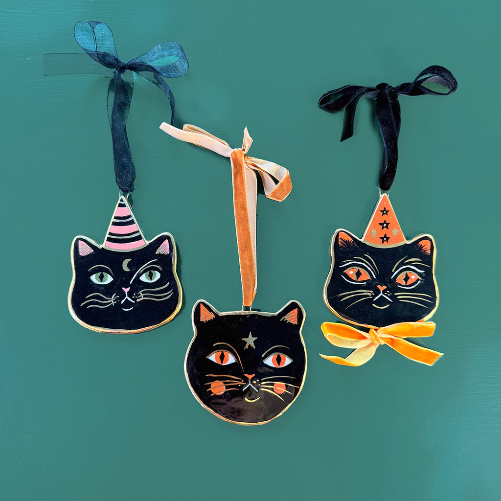 PORCELAIN ORNAMENT - BLACK CATS