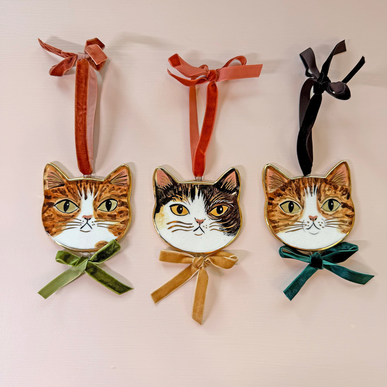 PORCELAIN ORNAMENT - TABBY GANG