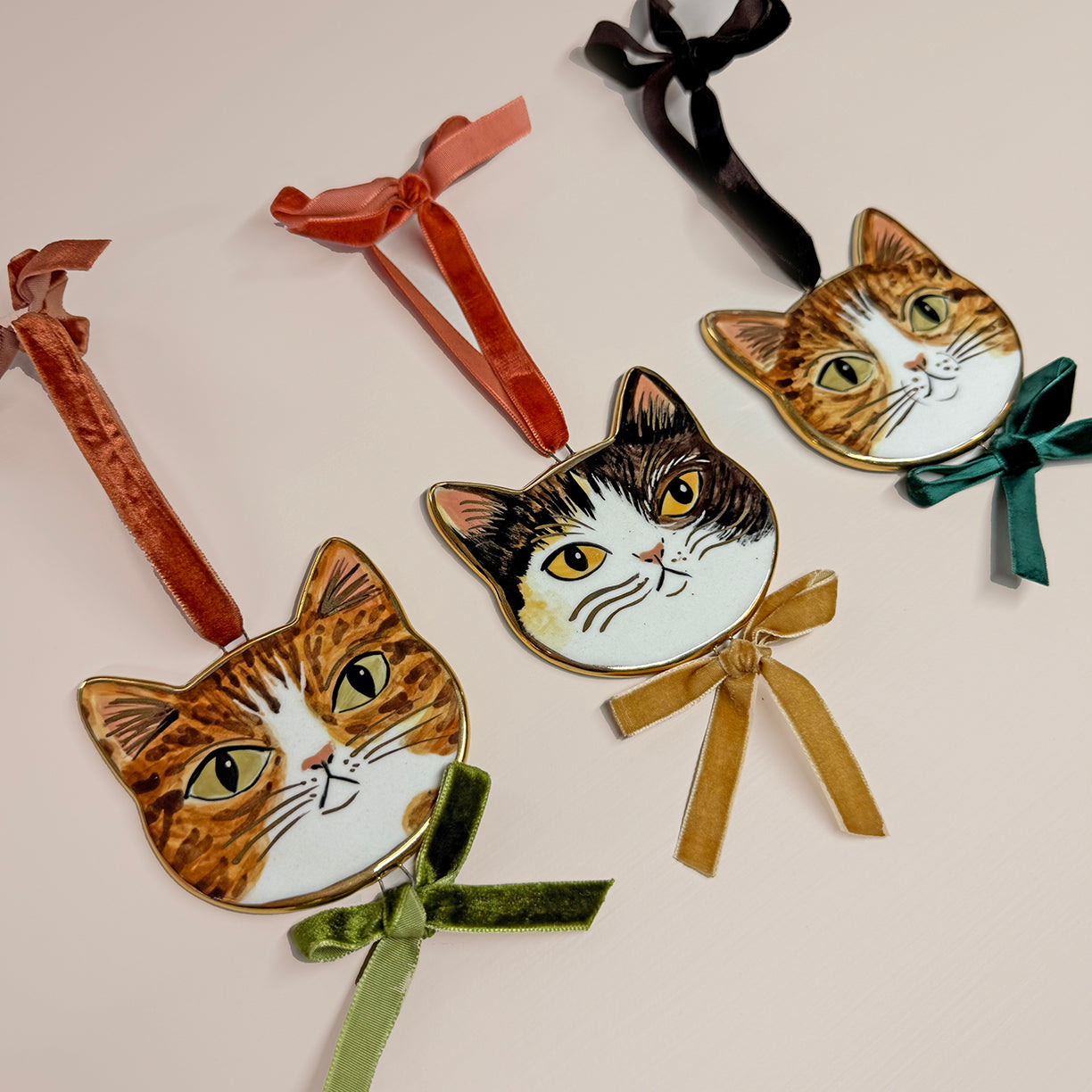 PORCELAIN ORNAMENT - TABBY GANG