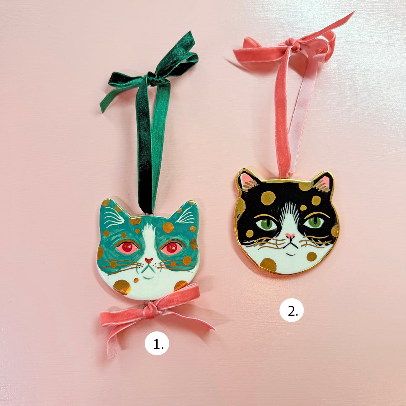 PORCELAIN ORNAMENT - GOLD DOTS CATS