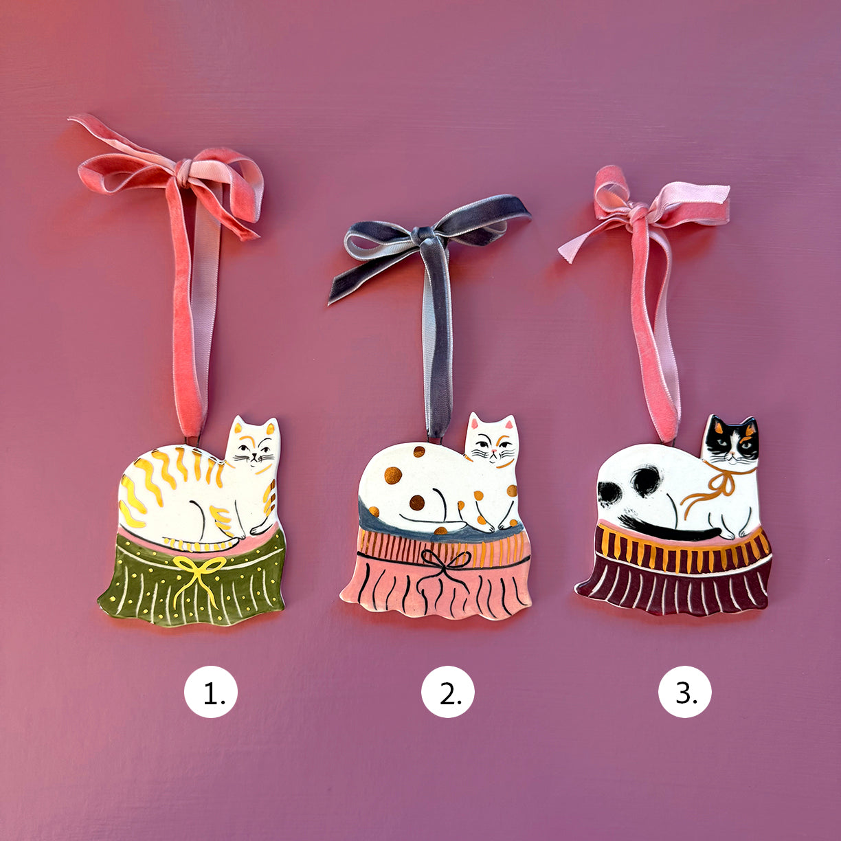 PORCELAIN ORNAMENT -  THRONE KITTIES