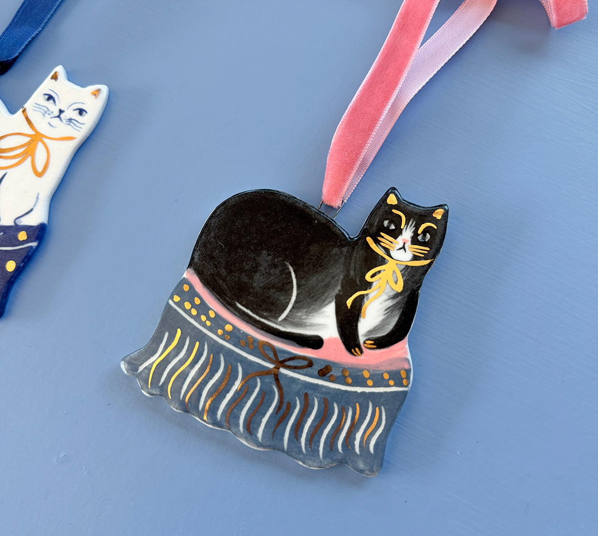 PORCELAIN ORNAMENT -  THRONE KITTIES