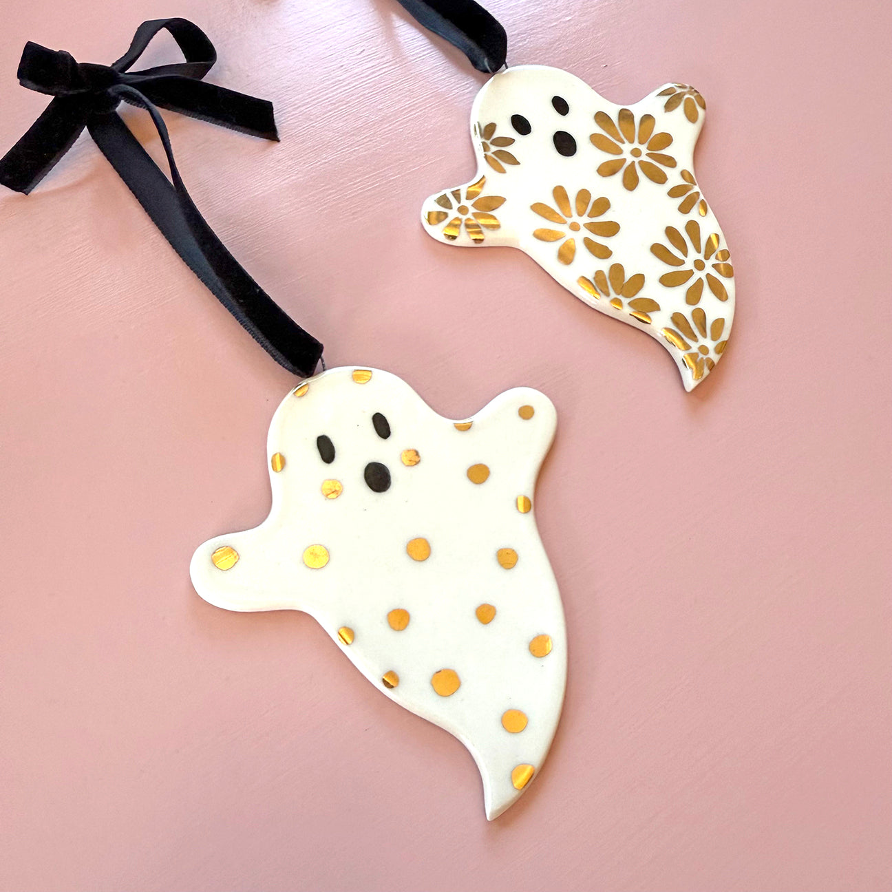 PORCELAIN ORNAMENT - GROOVY GHOSTS