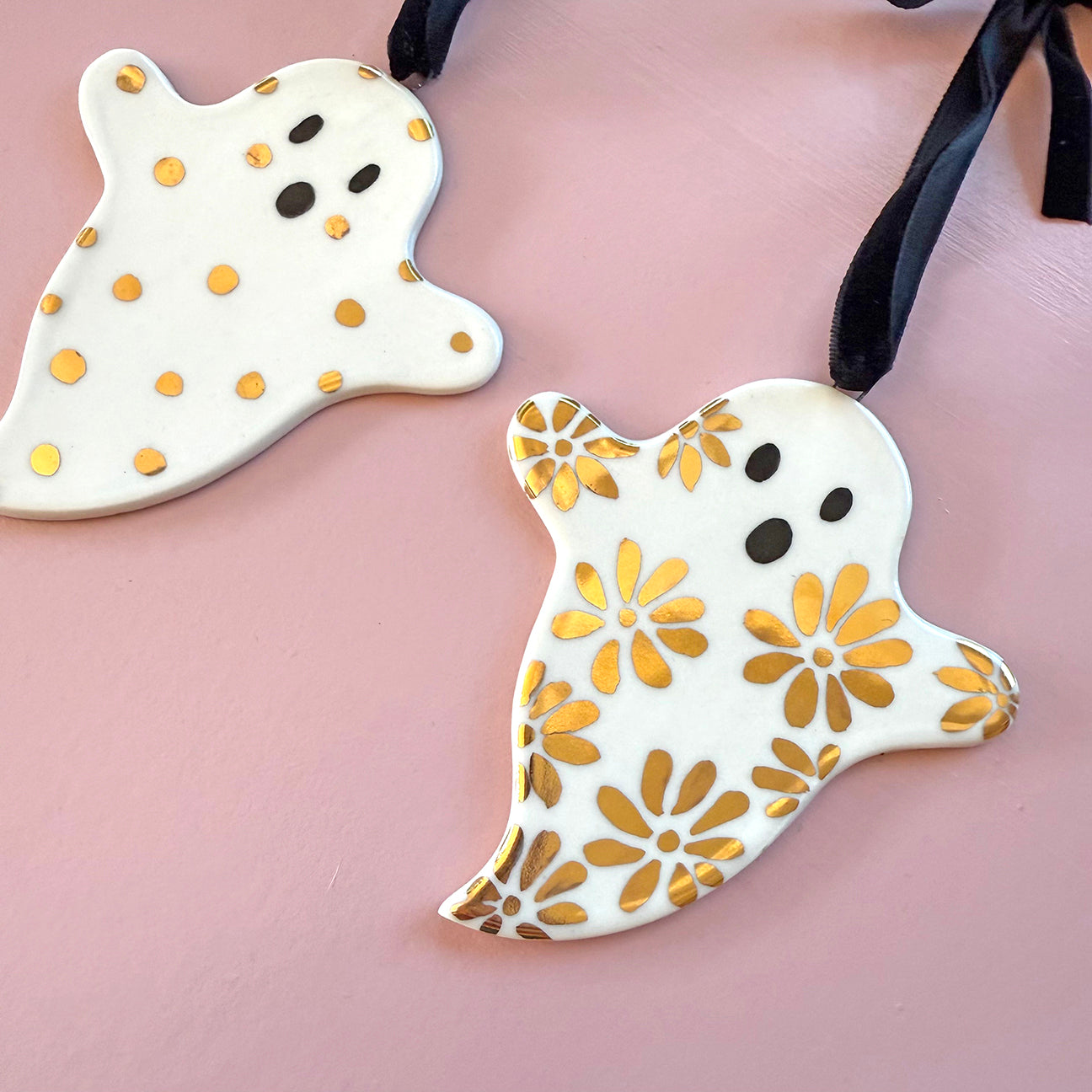 PORCELAIN ORNAMENT - GROOVY GHOSTS
