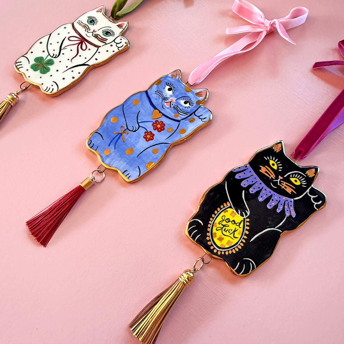 PORCELAIN ORNAMENT - MANEKI NEKO CATS