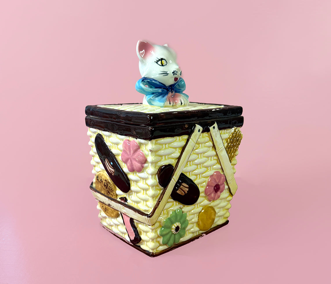 VINTAGE KITSCH CAT COOKIE JAR