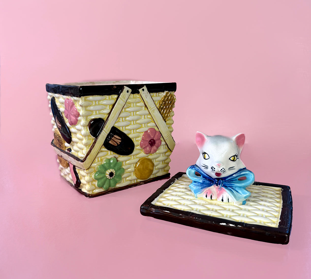 VINTAGE KITSCH CAT COOKIE JAR