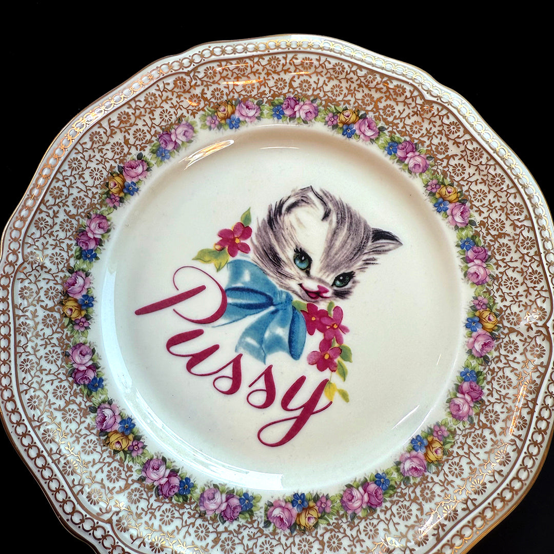 VINTAGE STYLE CAT PLATE - PUSSY