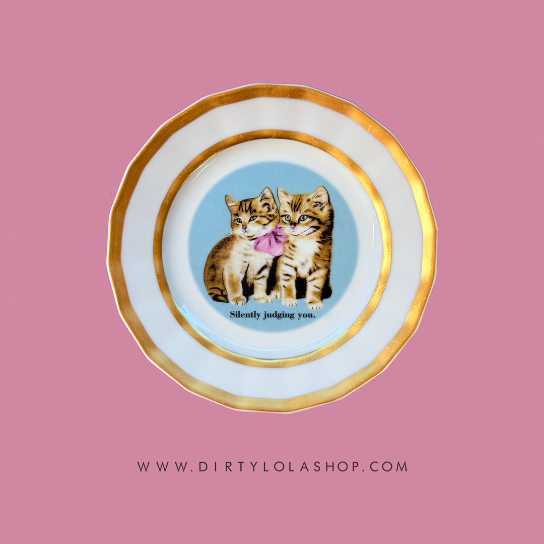 ANTIQUE CAT ART PLATE - SILENTLY JUDGING YOU