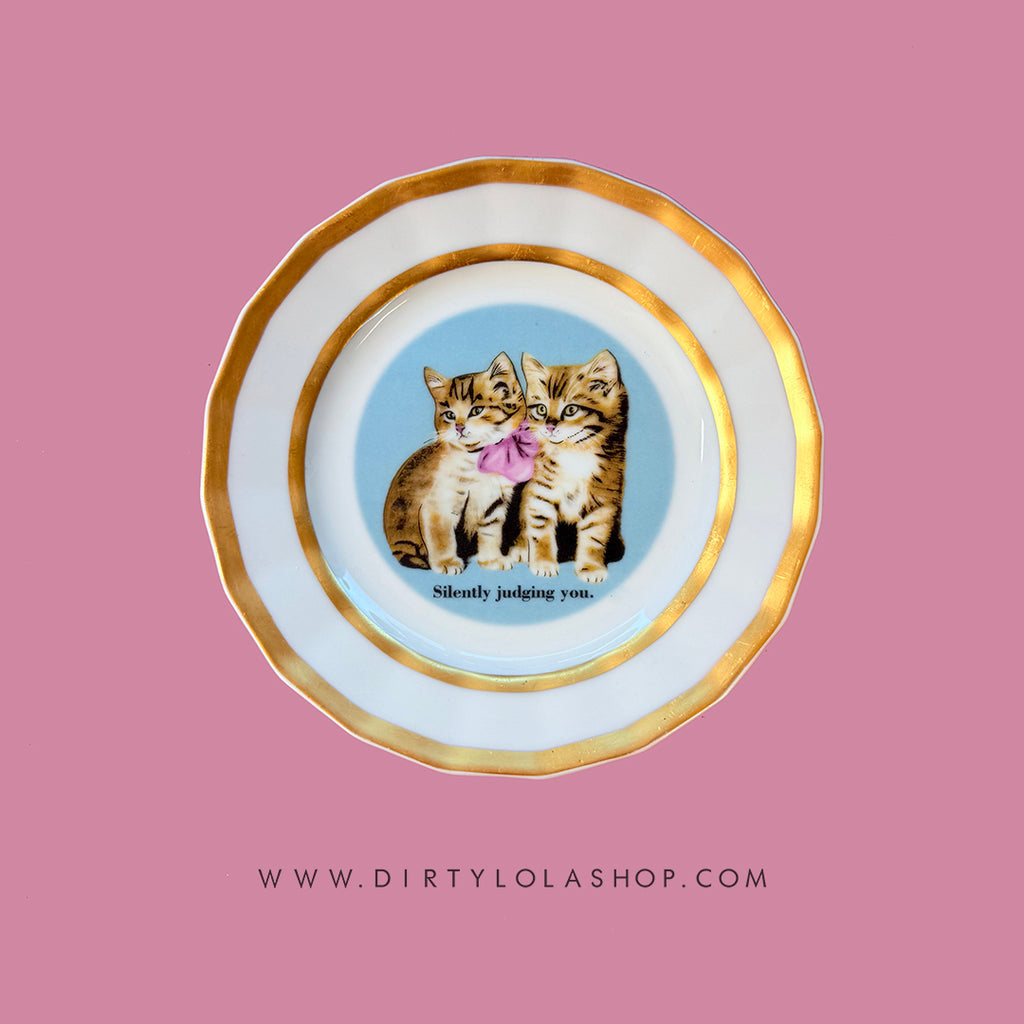 ANTIQUE CAT ART PLATE - SILENTLY JUDGING YOU