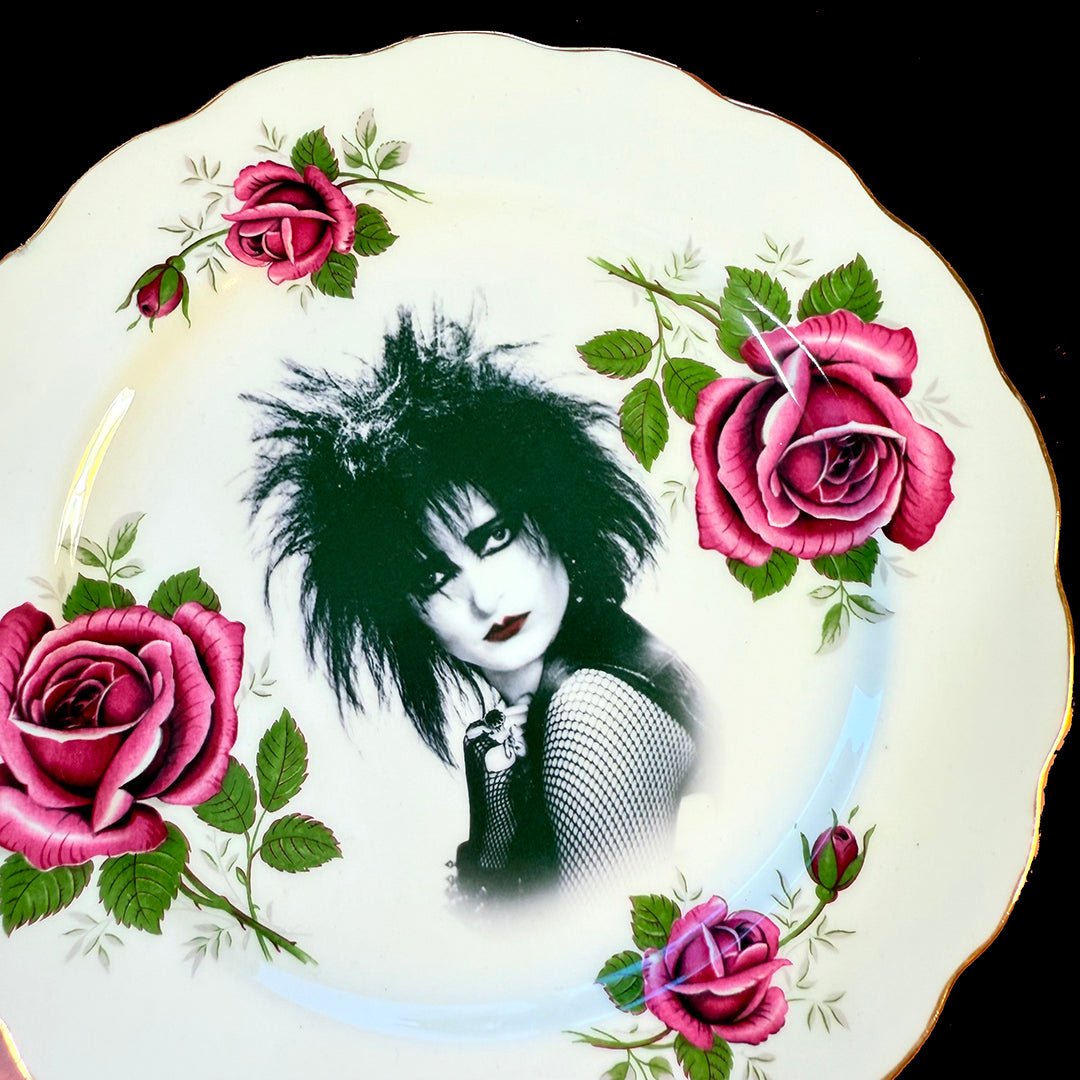 VINTAGE SIOUXSIE ART PLATE