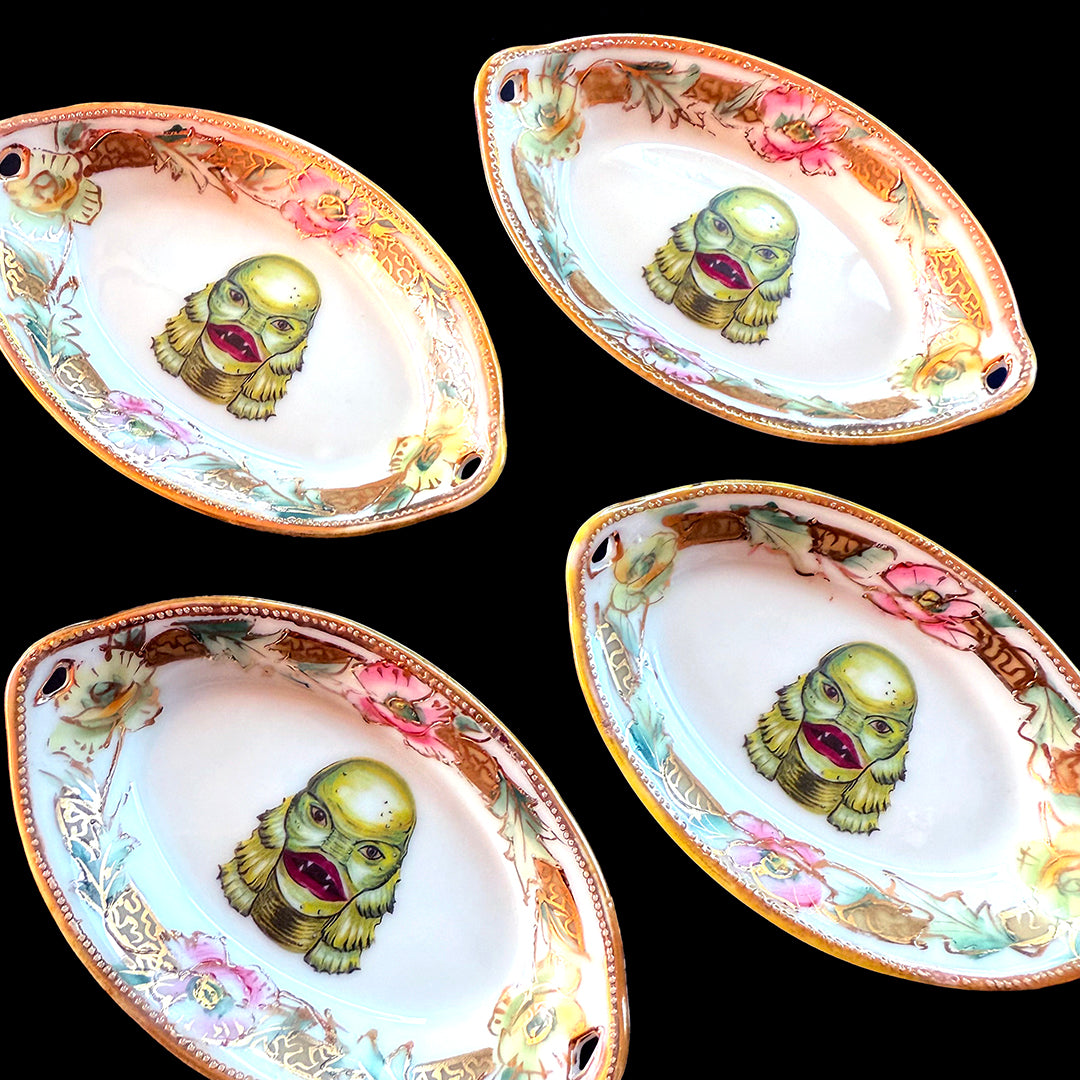 ANTIQUE TINY TRINKET DISH - MINI ALTAR TRAY - CREATURE