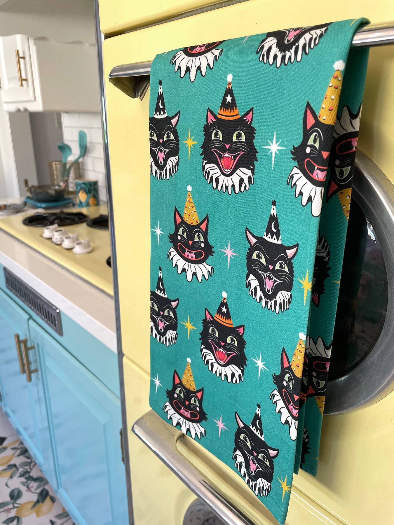 Retro - Clown Cats - Kitchen - Tea Towel